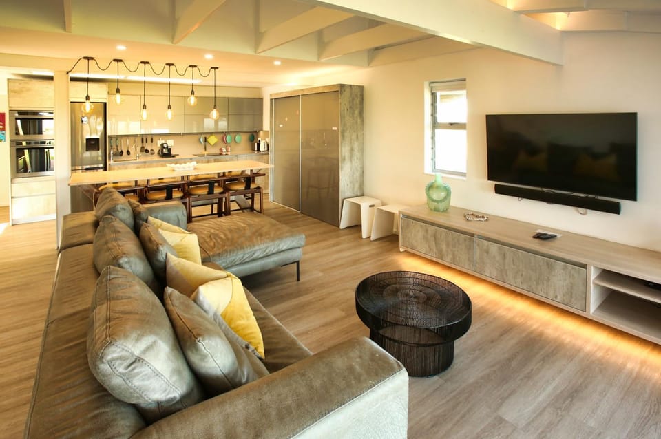 Living room, kitchen
