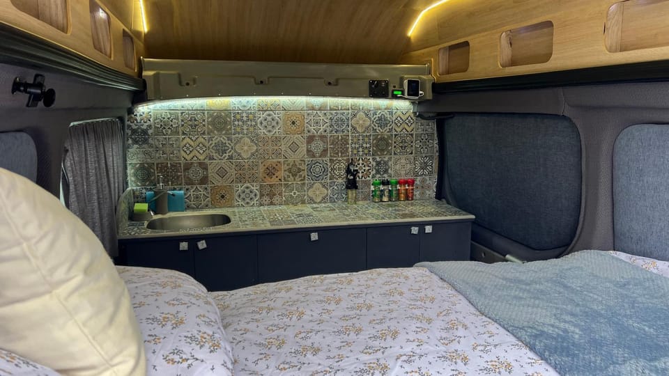 Bed, Kitchen or kitchenette, Photo of the whole room, Bedroom