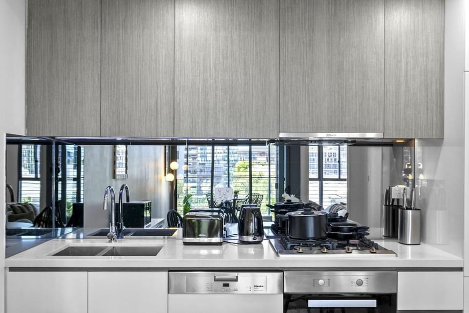 Modern Getaway Apartment in Kensington