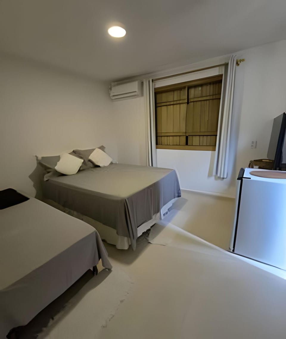 Bed, TV and multimedia, Bedroom