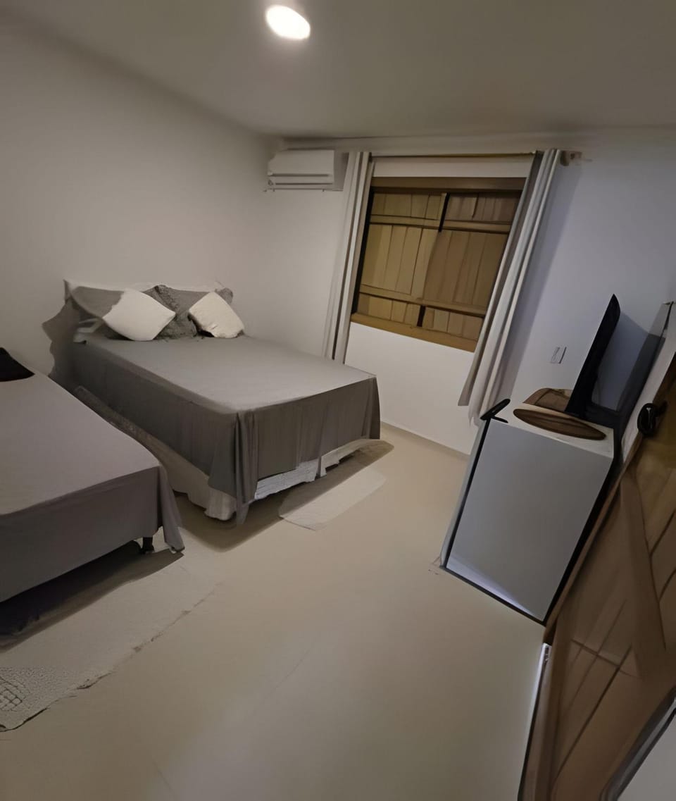 Bed, TV and multimedia, Bedroom