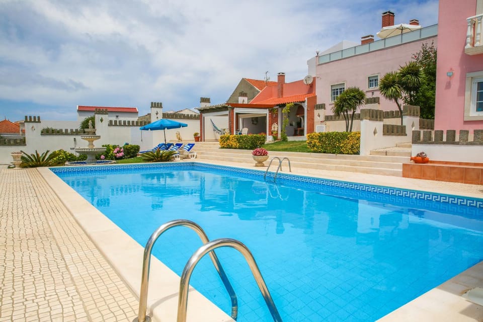 Property building, Pool view, Swimming pool, sunbed