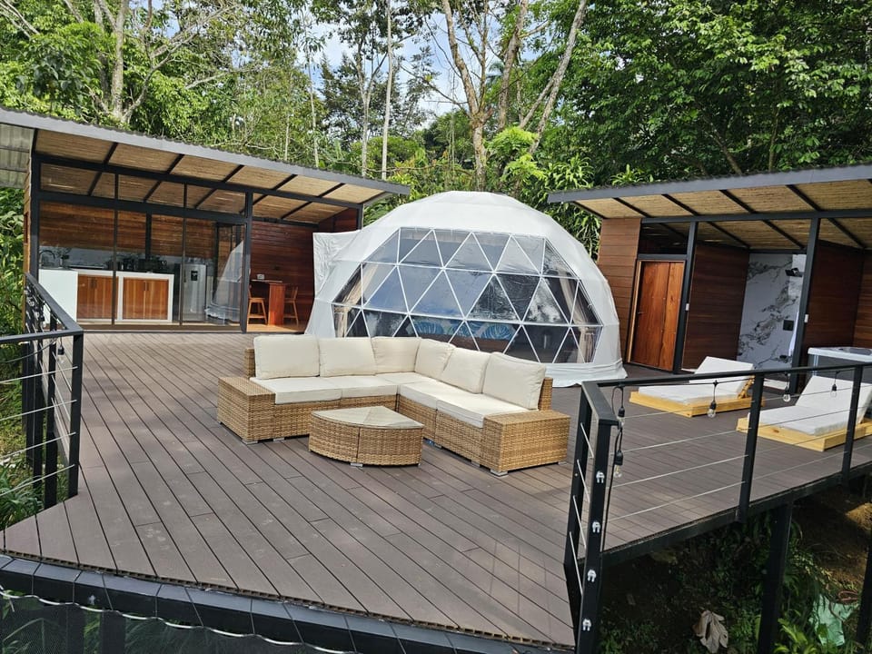 Off site, Balcony/Terrace