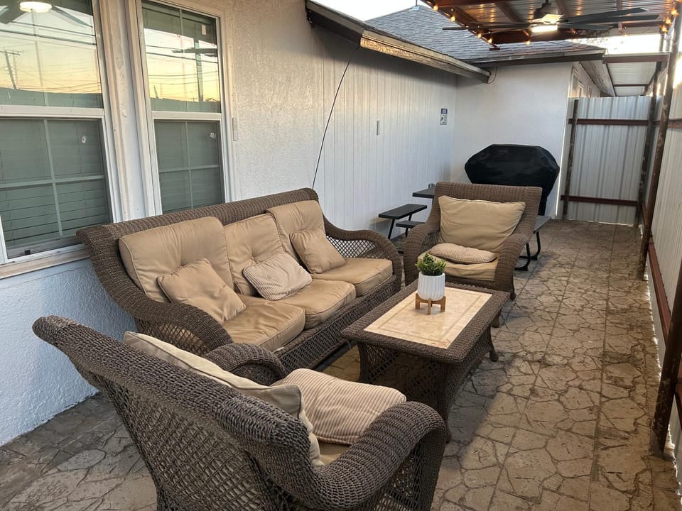 Patio, Balcony/Terrace