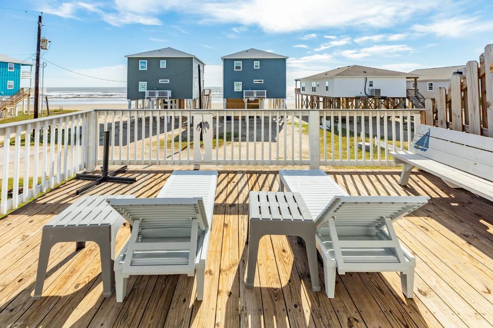 Steps to the Beach House in Surfside Beach