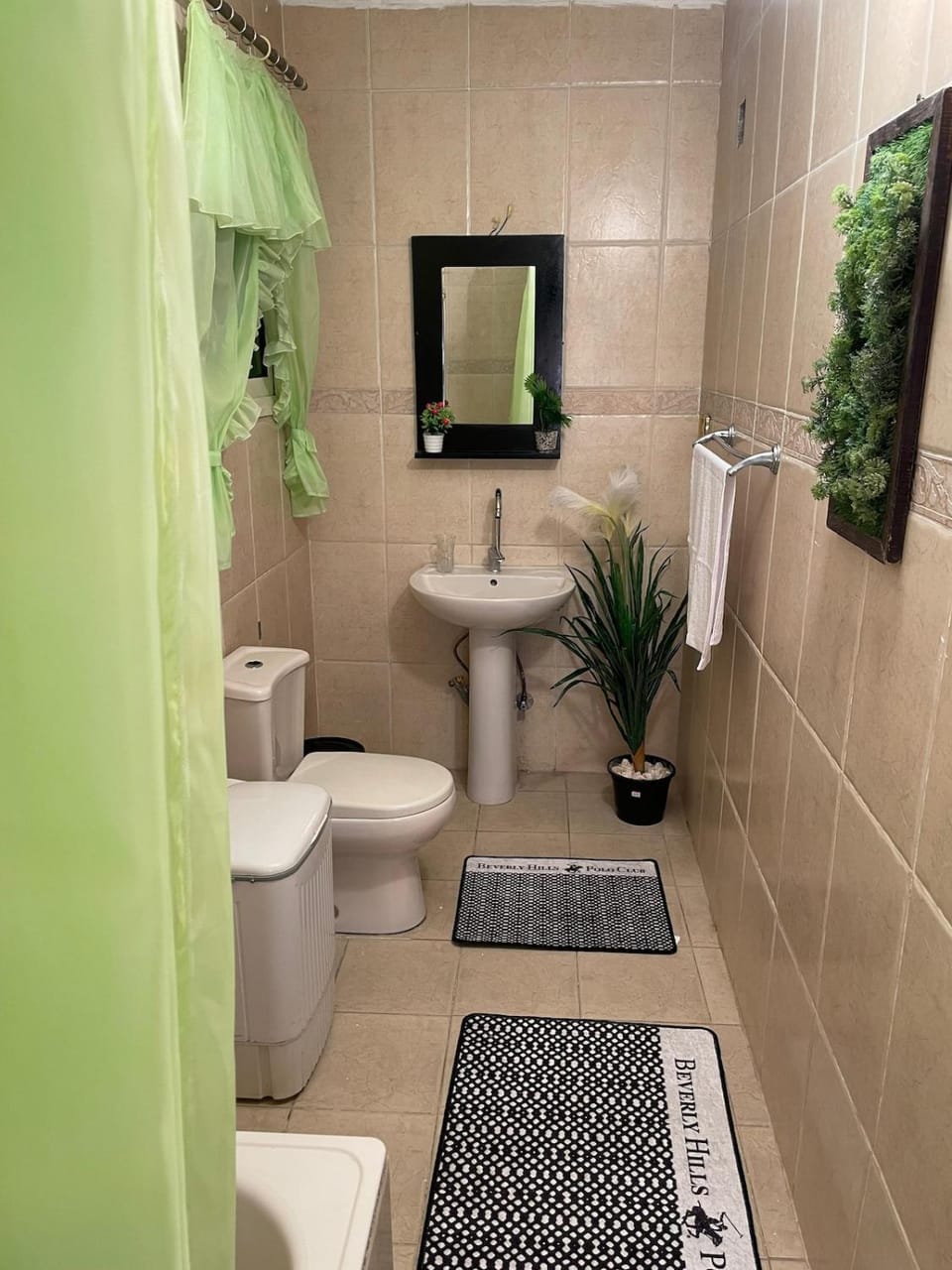 Shower, Bathroom, bidet, towels