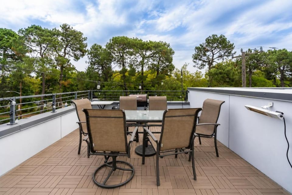 Townhome | Zoo | Rooftop views | Easy parking House in Fremont
