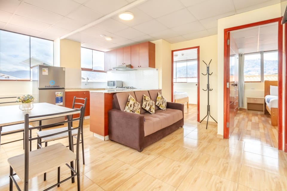 Kitchen or kitchenette, Living room, Seating area, Dining area, oven