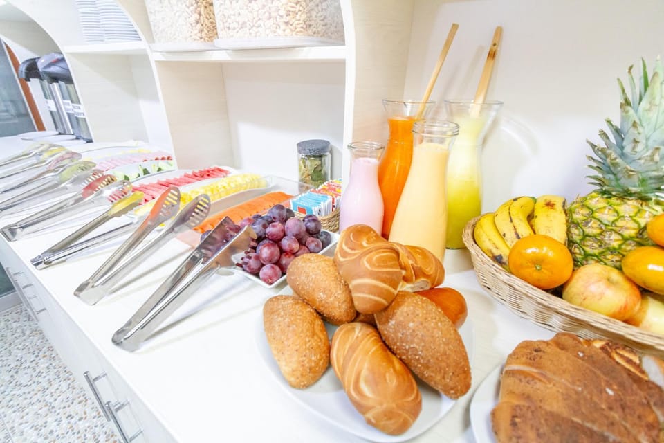 Breakfast, Continental breakfast, Buffet breakfast
