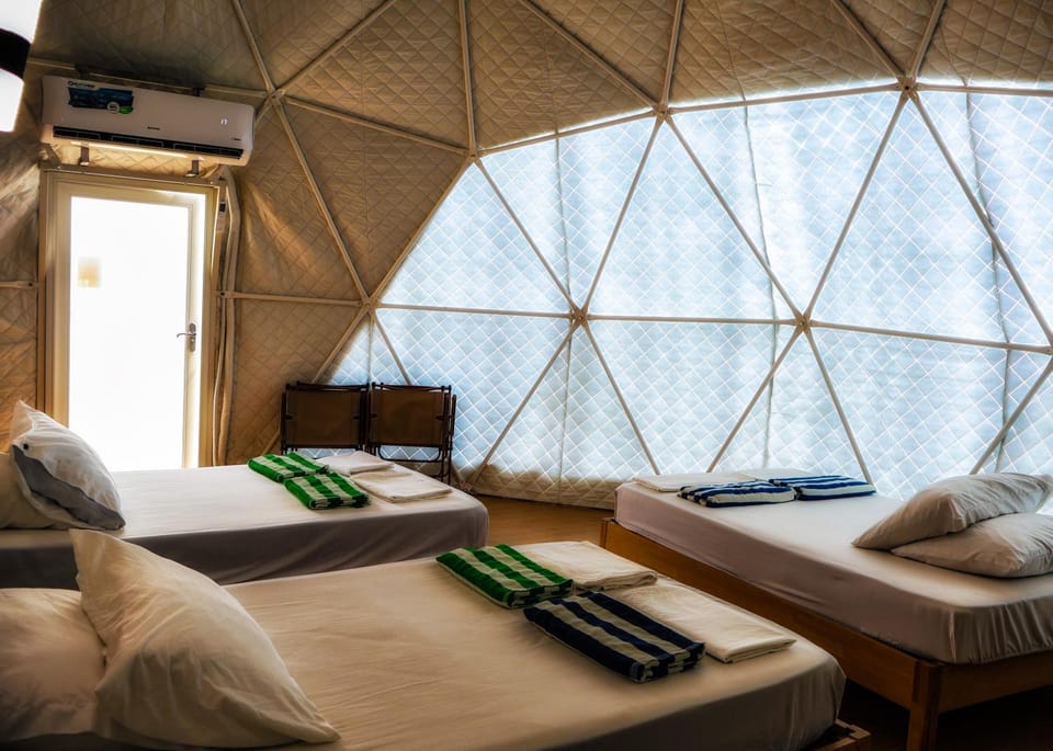 Bed, Bedroom, towels, air conditioner