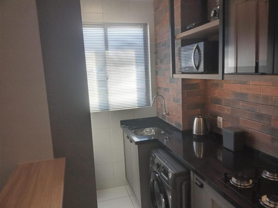 Coffee/tea facilities, Kitchen or kitchenette, oven, stove, washing machine
