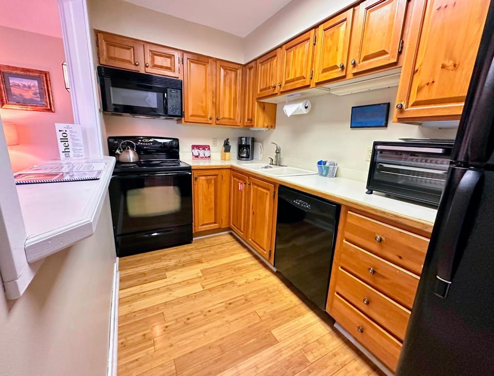 FC39 Entry level Bretton Woods Cottage on beginner ski trail House in Carroll