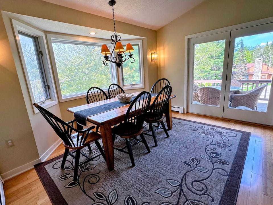 FC39 Entry level Bretton Woods Cottage on beginner ski trail House in Carroll