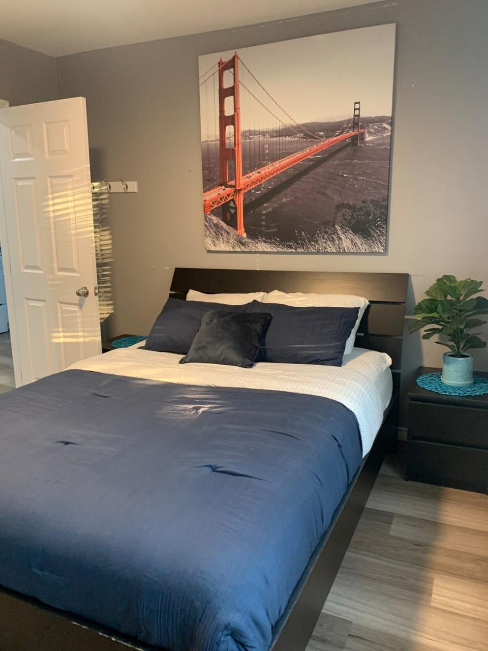 2BR House - Quiet Getaway Apartment in Windsor