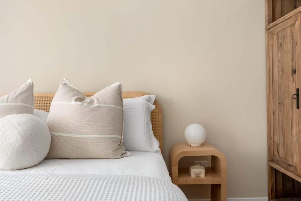 Bed, Photo of the whole room, Bedroom, towels, towels, wardrobe