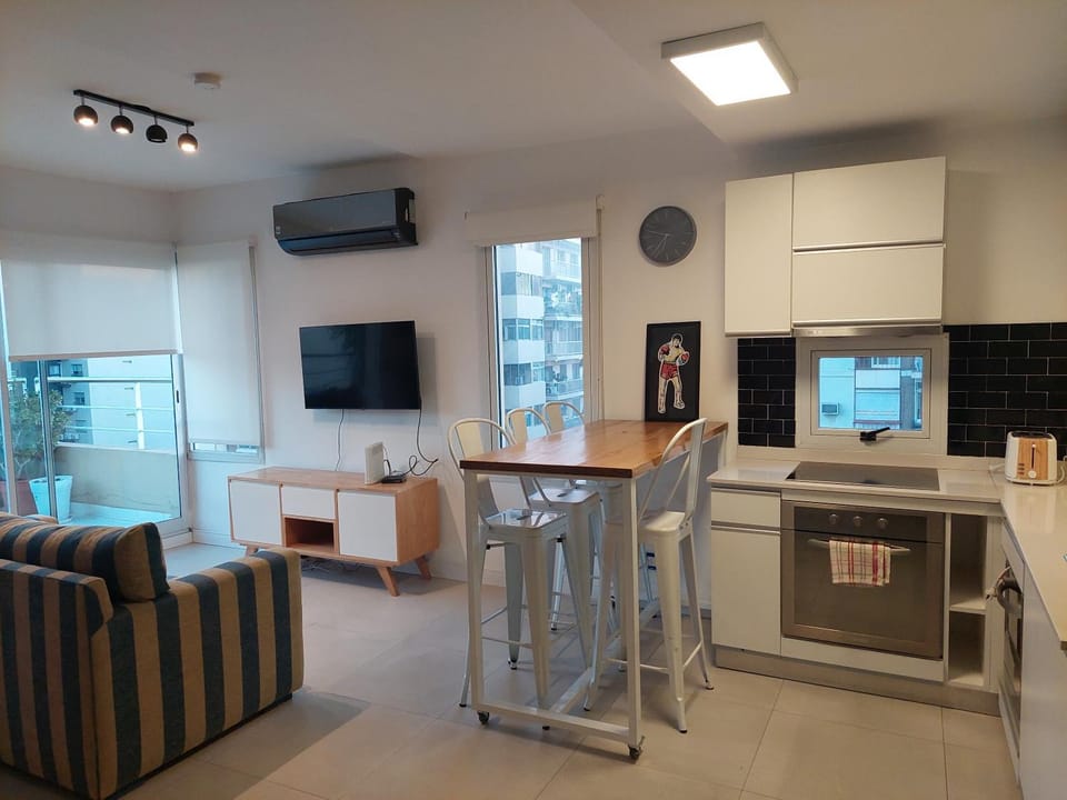 Kitchen or kitchenette, Living room