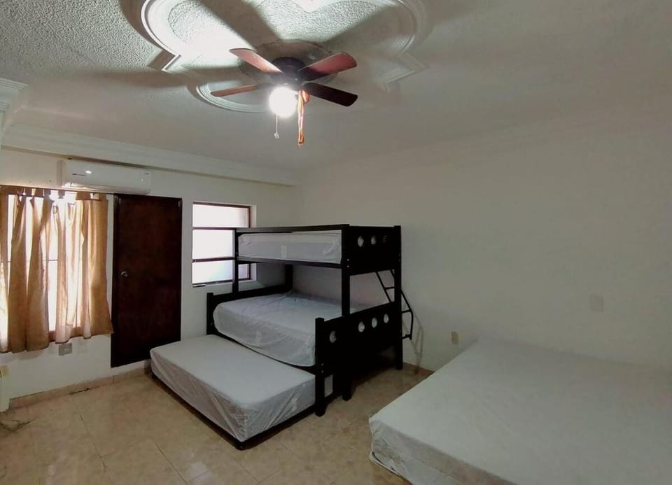 Bed, Photo of the whole room, Bedroom, bunk bed, air conditioner