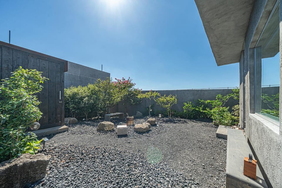 Property building, Patio, Garden, Garden, Banquet/Function facilities