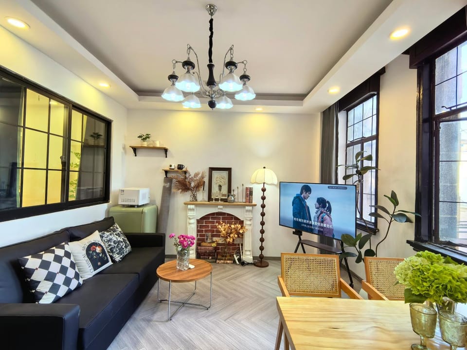 TV and multimedia, Living room, Seating area