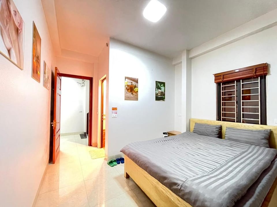 Home 33 Capsule hotel in Laos