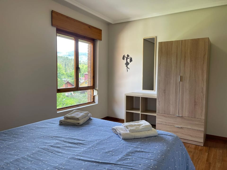 Bed, Photo of the whole room, Bedroom, towels, wardrobe