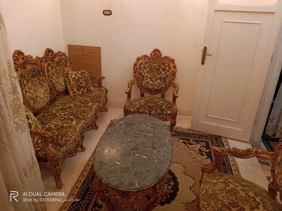شقة مفروشة للايجار فى دمياط القديمة الشارع الحربى Apartment in Egypt