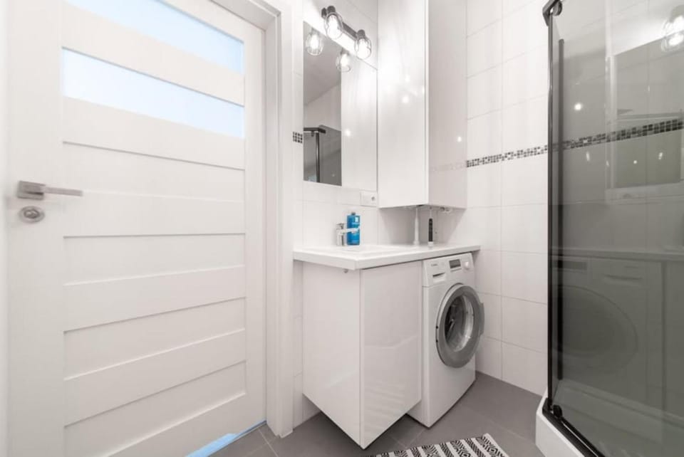 Bathroom, washing machine