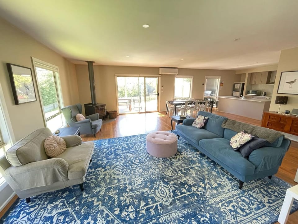 TV and multimedia, Living room, Photo of the whole room, Seating area