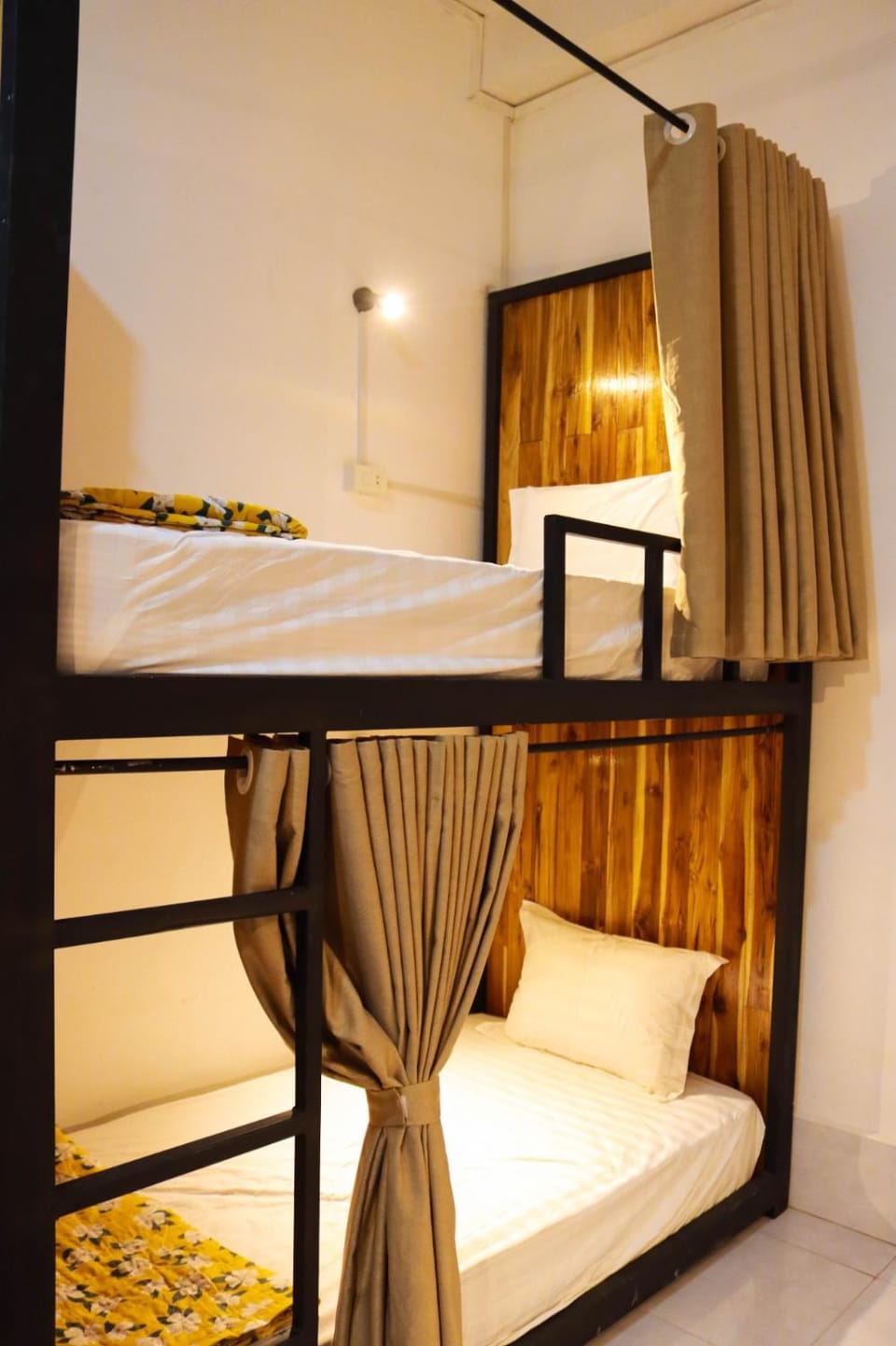 Bed, bunk bed