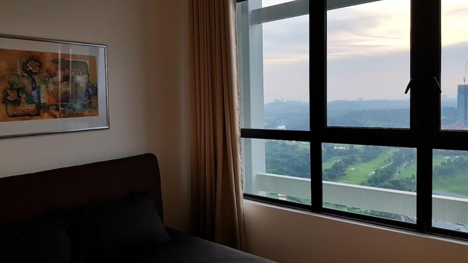 Alyssa Conezion Suite Golf View 3R near IOI City Apartment in Putrajaya