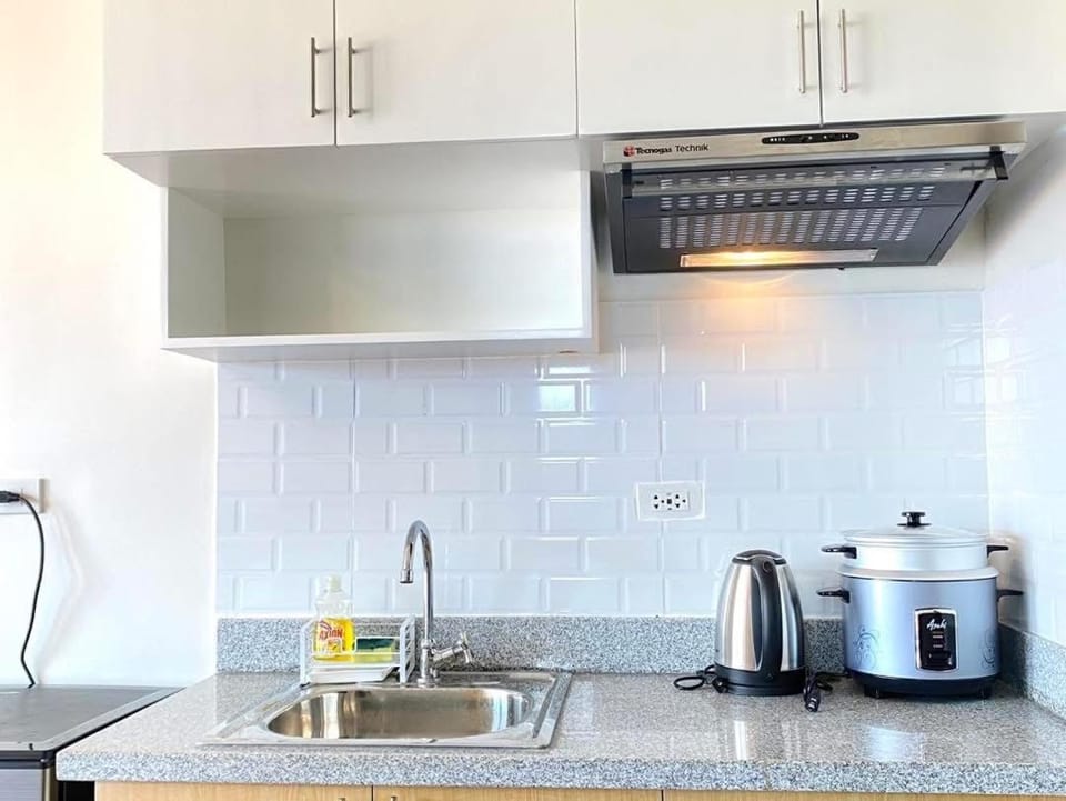 Studio Condo with Ocean View at the Balcony with Strong Wifi and Netflix Apartment in Cagayan de Oro