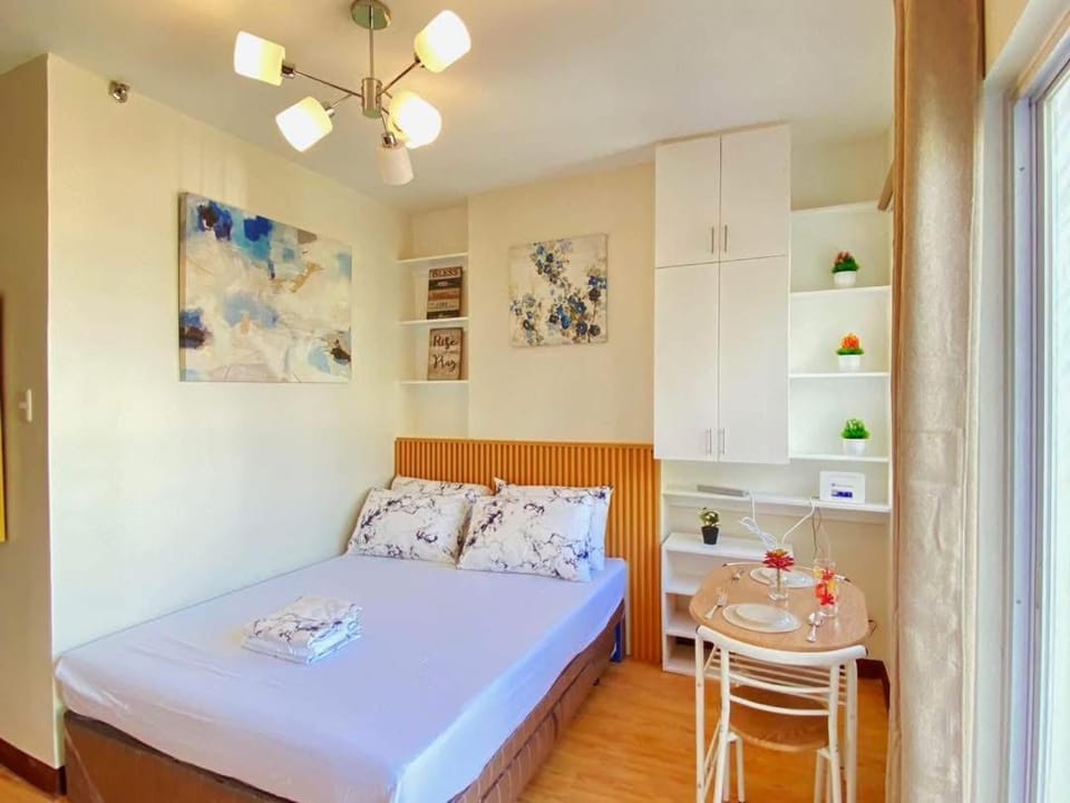 Studio Condo with Ocean View at the Balcony with Strong Wifi and Netflix Apartment in Cagayan de Oro