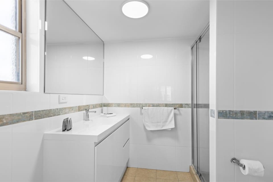 Toilet, Bathroom, towels