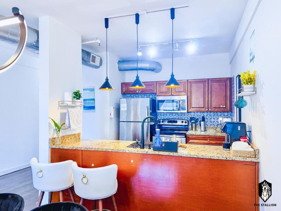 The Stallion #302 - Modern 2BD Loft in Downtown with free parking Apartment in Memphis