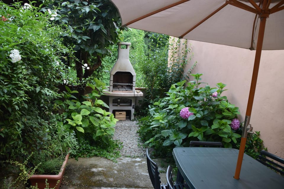BBQ facilities, Garden