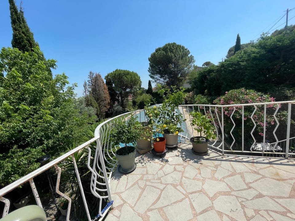 Orange villa Villa in Provence-Alpes-Côte d'Azur