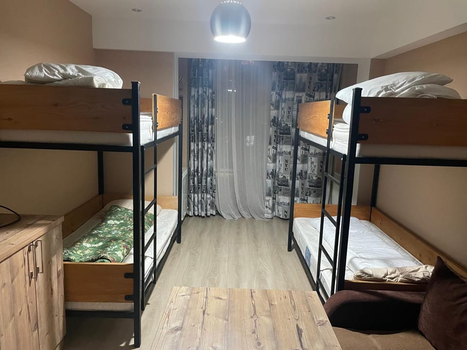 Bedroom, bunk bed