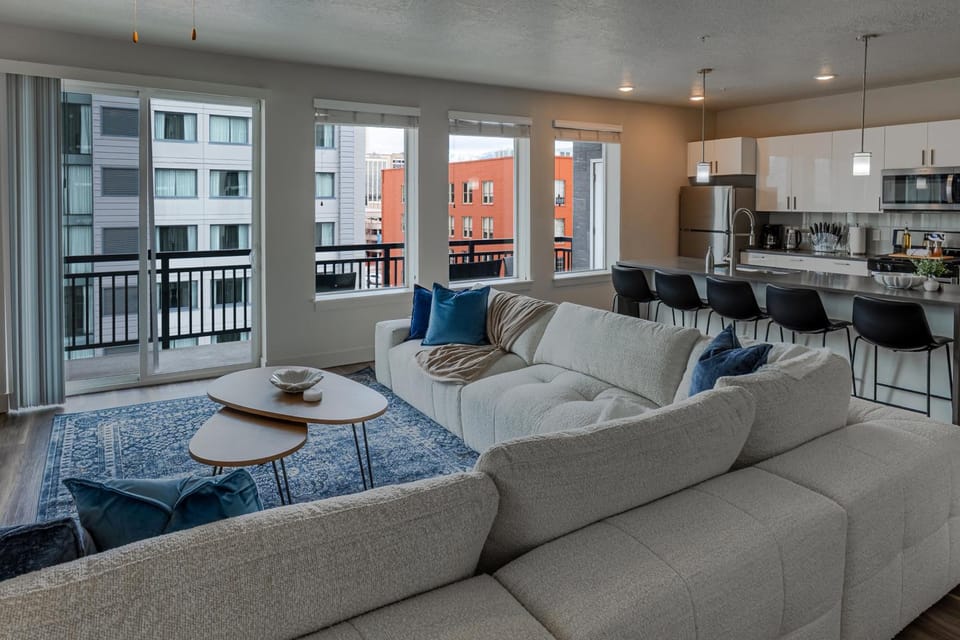 Kitchen or kitchenette, Living room, Dining area