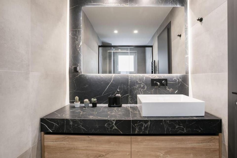 Bathroom, towels