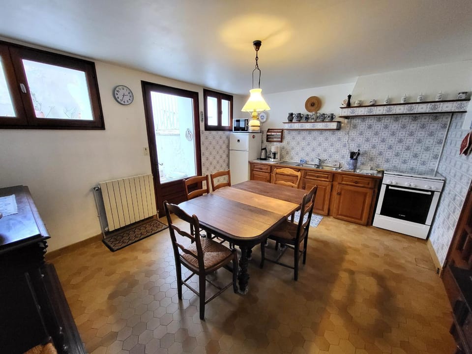 Maison 3 ch, cour privée et Wi-Fi, proche plage et commerces - FR-1-92-949 House in Les Sables-d'Olonne