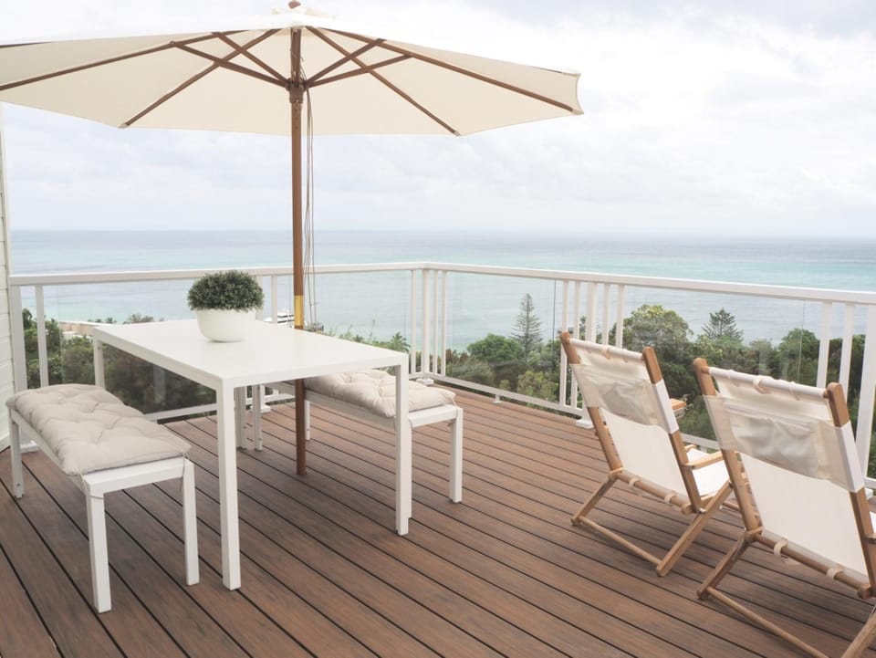 View (from property/room), Balcony/Terrace, Seating area, Beach, Sea view