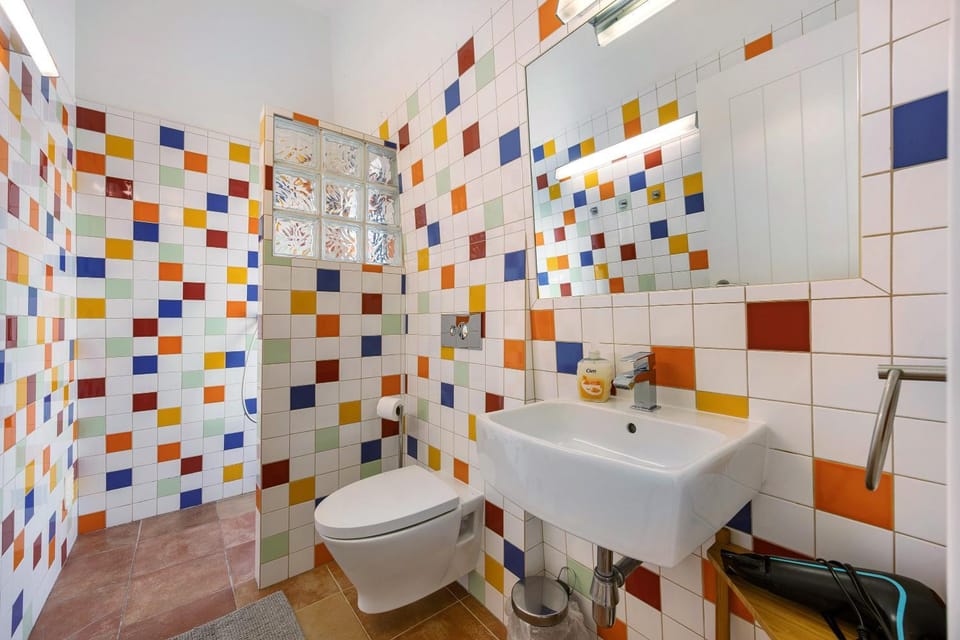 Bathroom, Living room