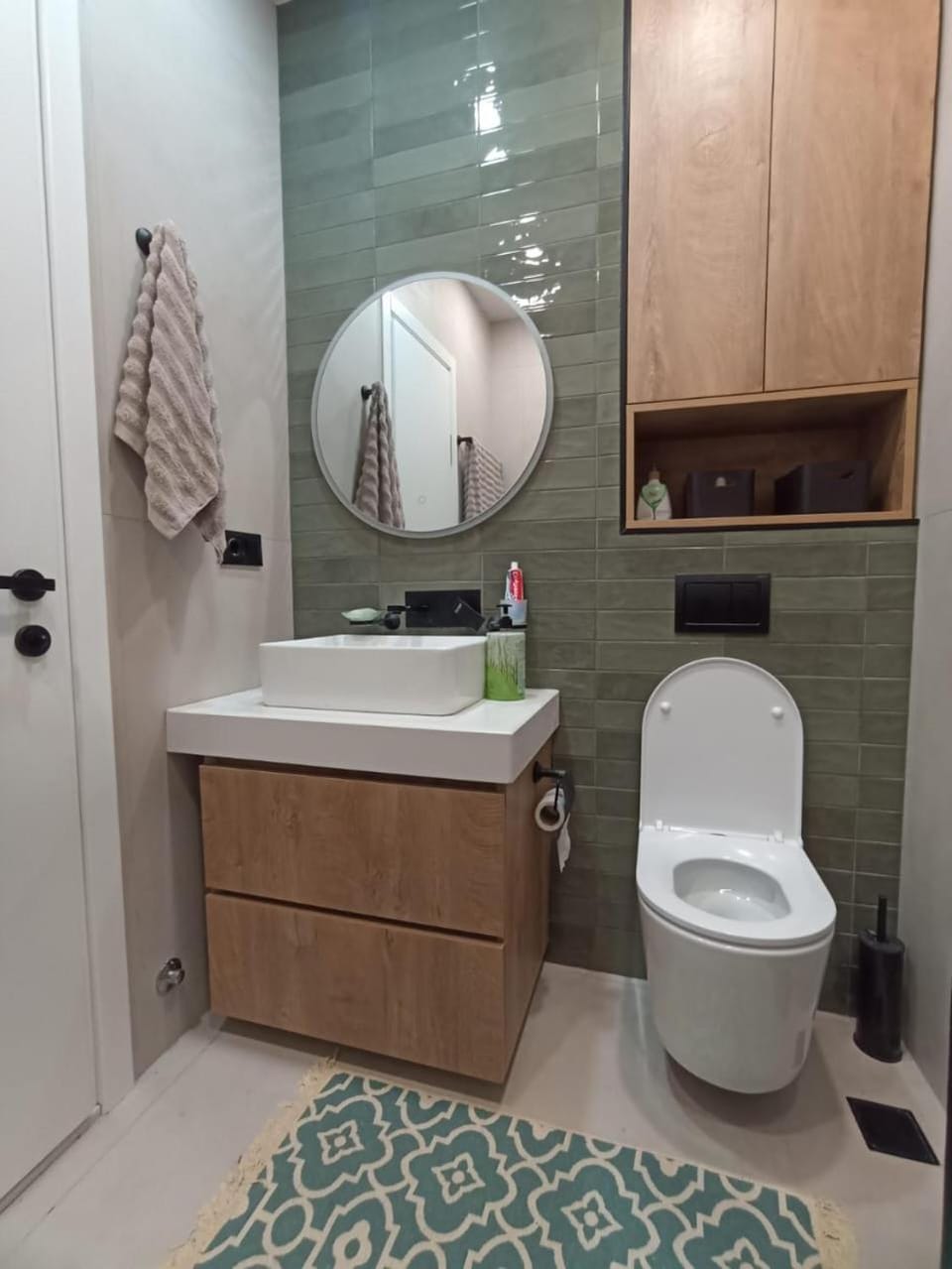 Toilet, bidet
