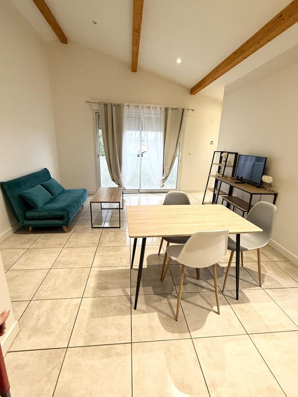 T2 étage Lumineux à Leyment Apartment in Auvergne-Rhône-Alpes