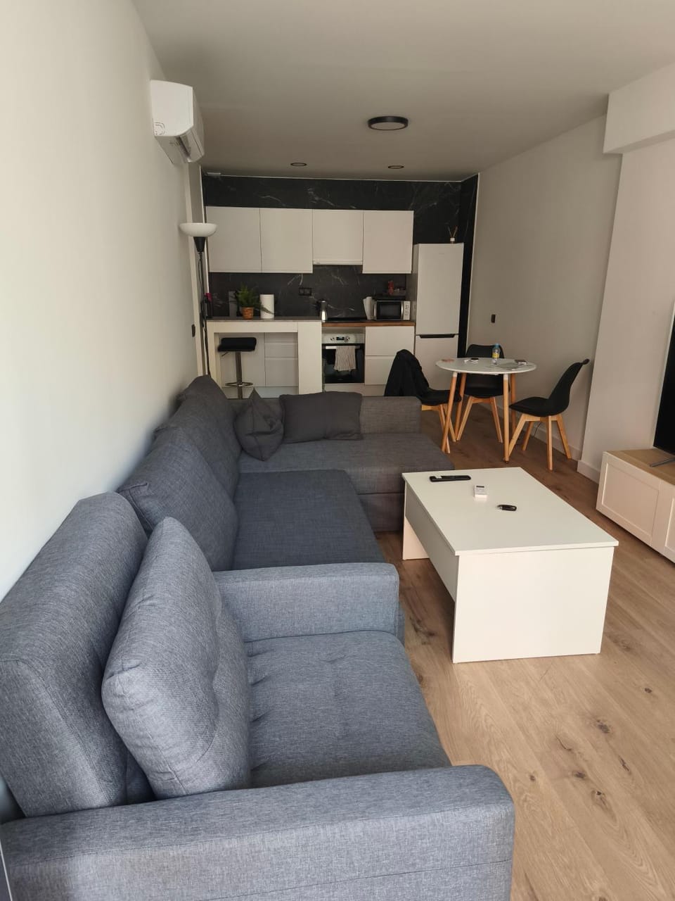 Oasis Deluxe Airport Apartment in Torrejón de Ardoz