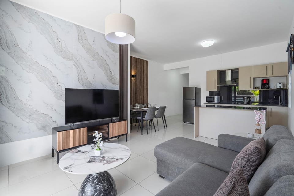Living room, Seating area, Dining area, kitchen