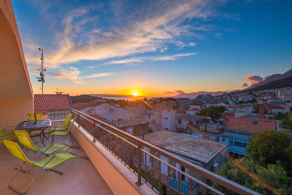 View (from property/room), City view, Sunset
