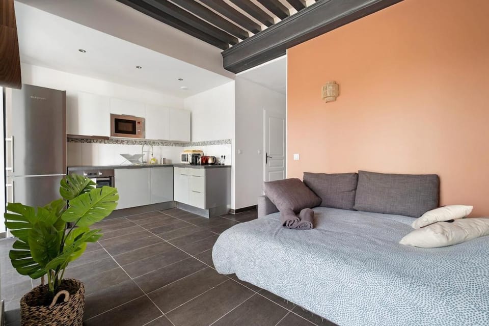 Kitchen or kitchenette, Living room