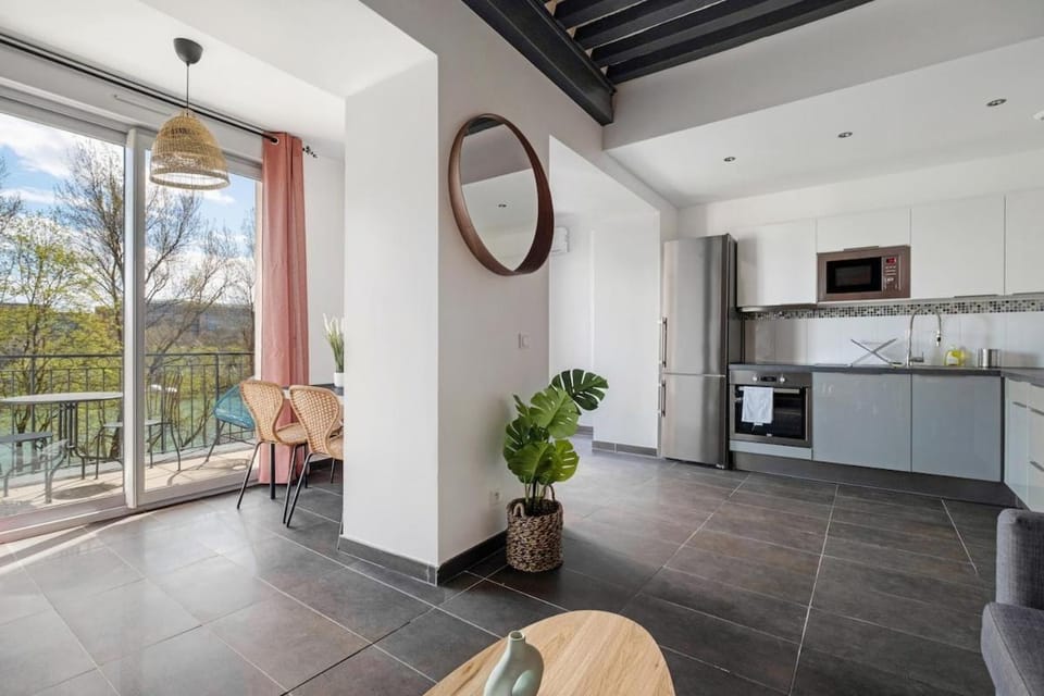 View (from property/room), Kitchen or kitchenette