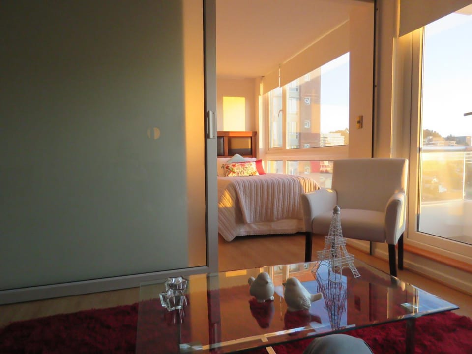 Balcony/Terrace, Seating area, Dining area, Bedroom, Sunset